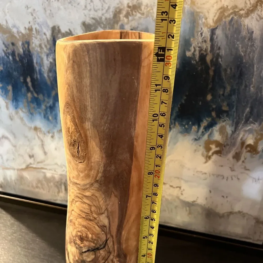 Unbranded hand carved